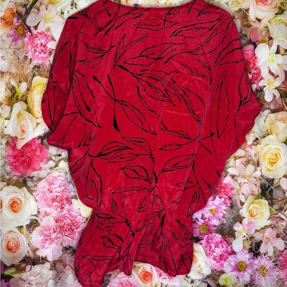 100% Silk Petticoat Alley Scarlet Leaf Pattern Low V-neck Blouse - Picture 7 of 8